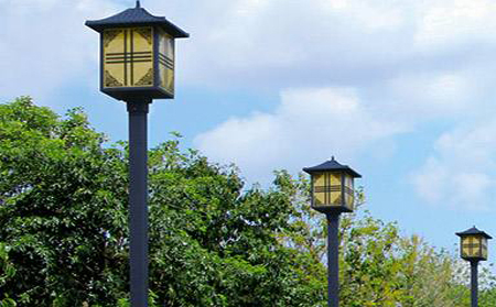 太阳能泽普庭院灯怎么选亮度与续航更耐用